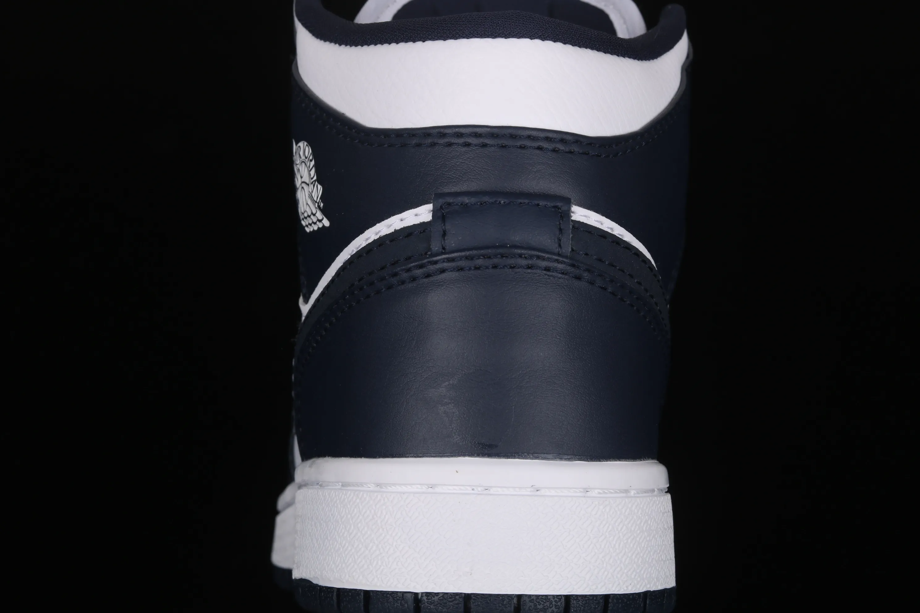 All categories Air Jordan Jordan series basketball shoes Air Jordan 1 Mid Air Jordan 1 Mid AJ1 Joe 1 mid-top series basketball shoes 554725-174
